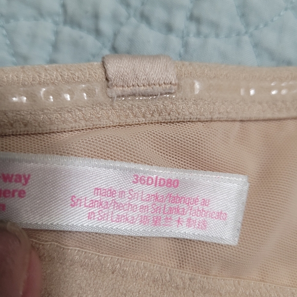 Victoria Secrets and LA Senza strapless bras - Picture 8 of 8